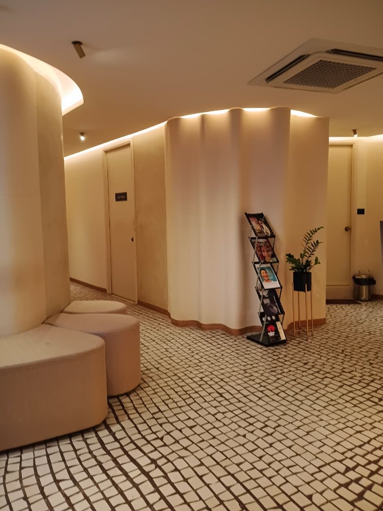 Waiting lounge at Skin N U Clinics, Kokapet